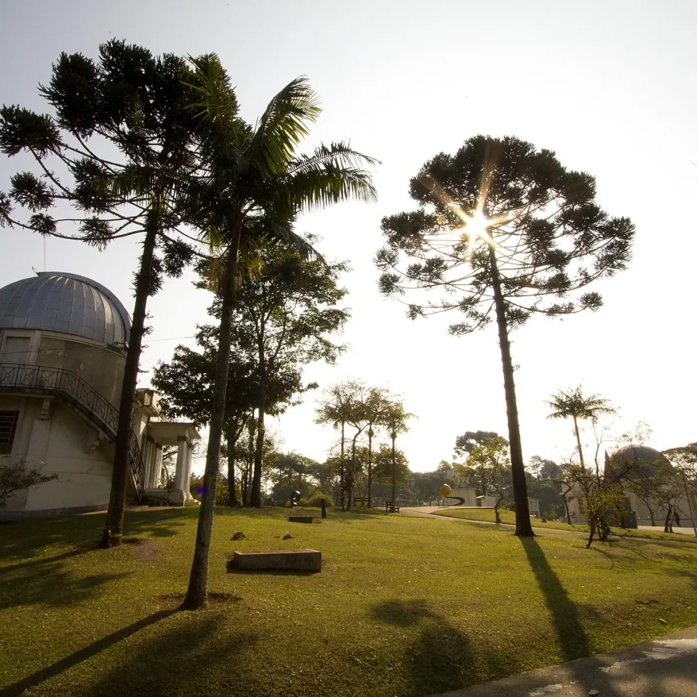 Parque CienTec da USP prepara programação especial com observação dos astros e trilhas